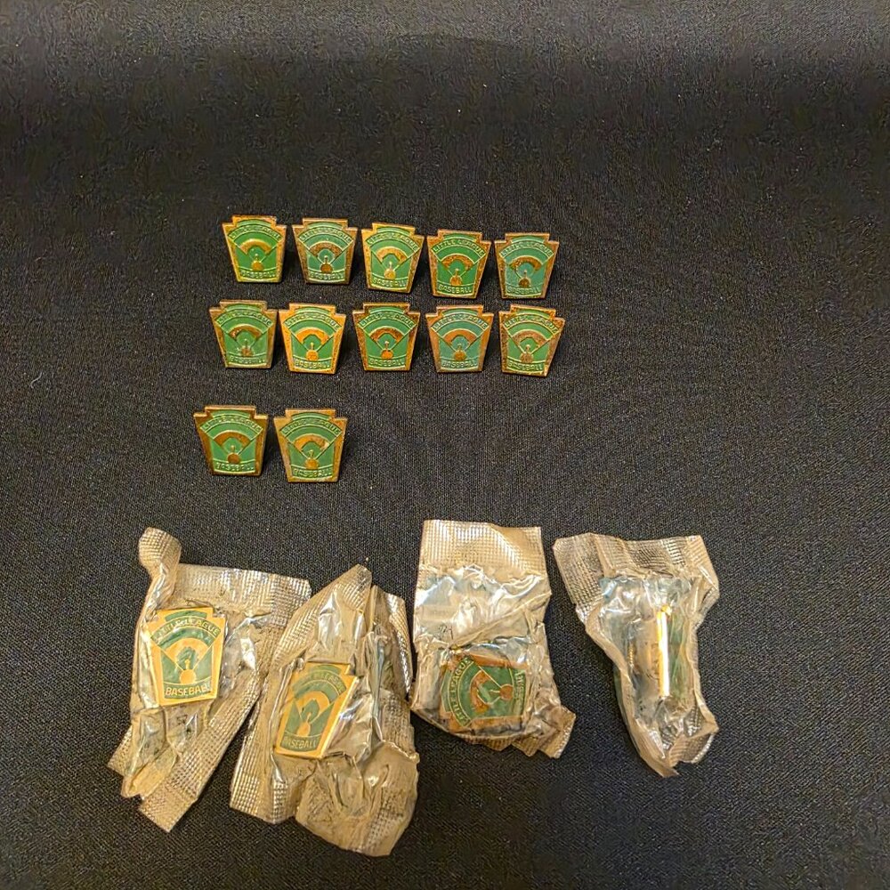 Lot Of 16 Vintage Little League Baseball Pin Pins green and gold tone